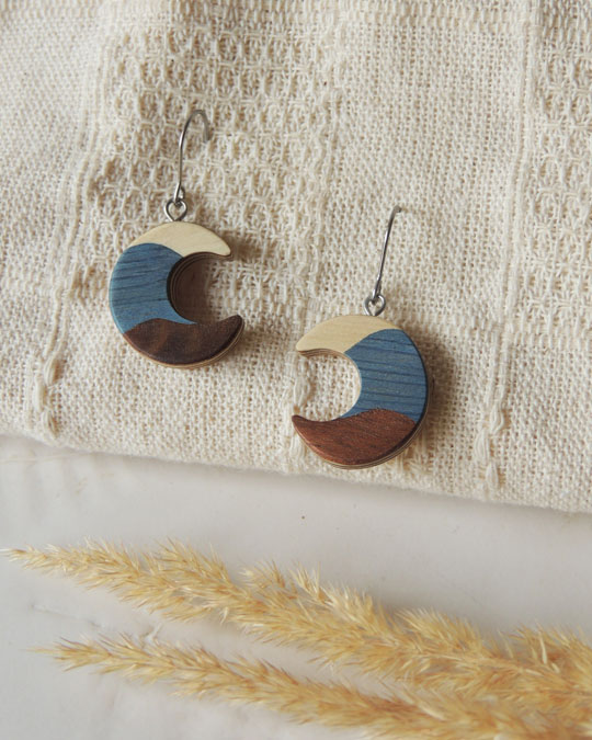 boucle bois lune bleu